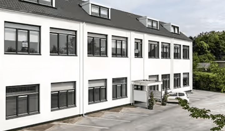 Studio · €1080,-