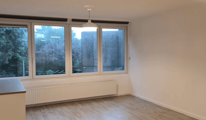 Kamer · 27 m² · €600,-