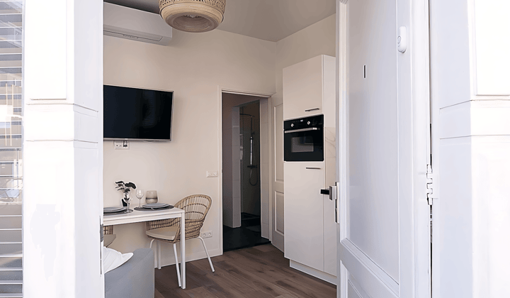 Studio · 20 m² · €2690,-