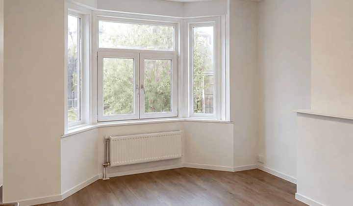 Appartement met 2 slaapkamers en gestoffeerd