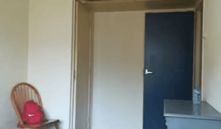 Huis · €700,-