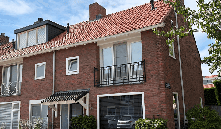 Huis · 112 m² · €2300,-
