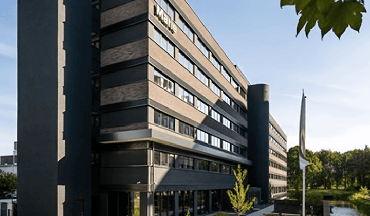 Kantoor · 470 m² · €225,-