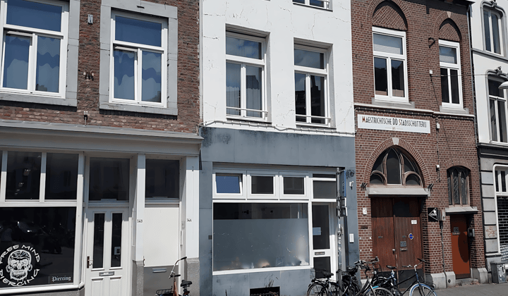 Studio · 54 m² · €770,-