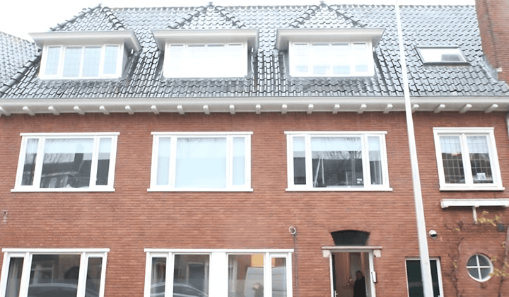 Gestoffeerde kamer met gemeenschappelijke tuin en wasmachine