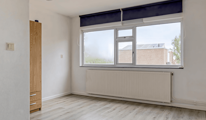 Ruime kale kamer met gedeelde voorzieningen zonder huisdieren