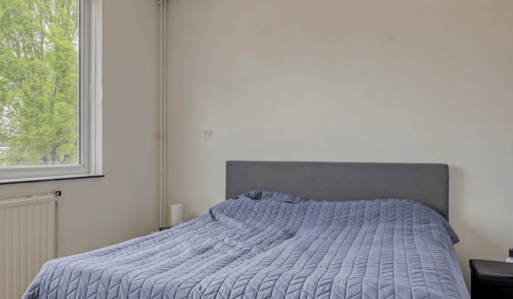Kaal kamer met tuin en parkeergelegenheid, geen huisdieren toegestaan