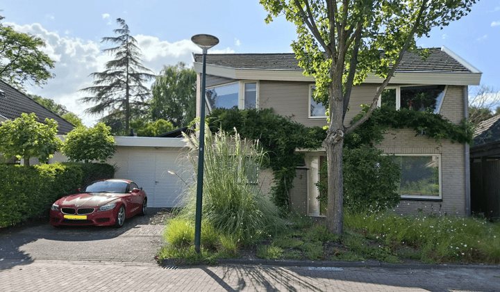 Huis · 250 m² · €1950,-
