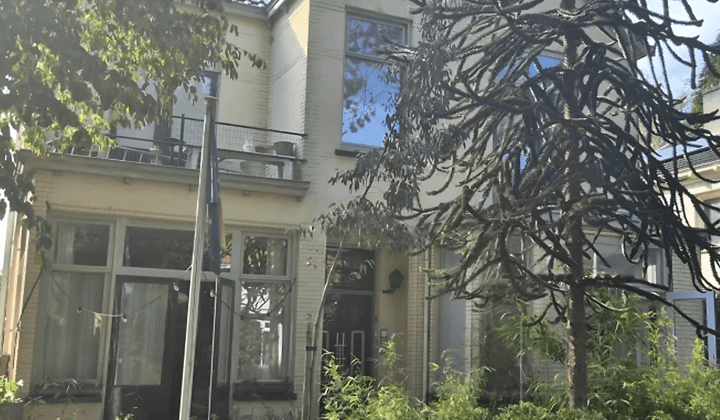 Studio · 38 m² · €700,-