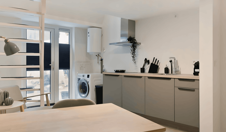 Studio · 30 m² · €1100,-