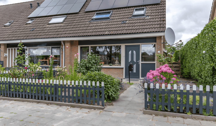 Huis · 93 m² · €700,-