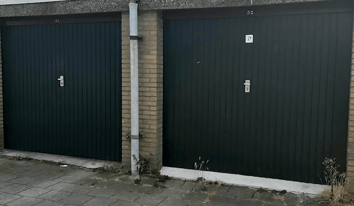 Parkeerplaats · 76 m² · €157,-