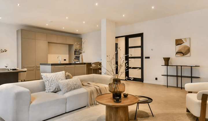 Appartement · 147 m² · €2295,-