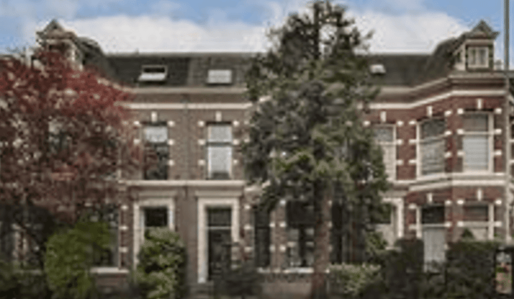 Huis · 240 m² · €3300,-