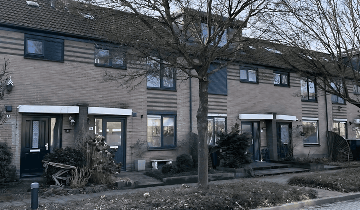 Huis · 104 m² · €2000,-