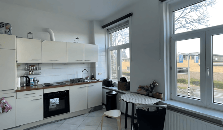 Studio · 42 m² · €1195,-