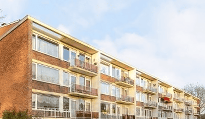 Appartement · 74 m² · €975,-