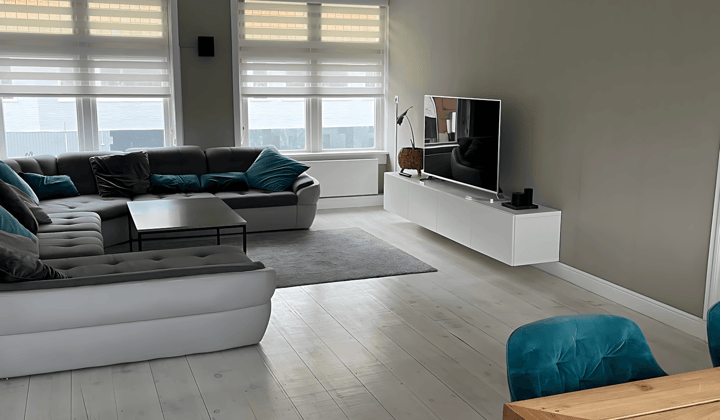 Gemeubileerde kamer in ruim appartement met gedeelde voorzieningen