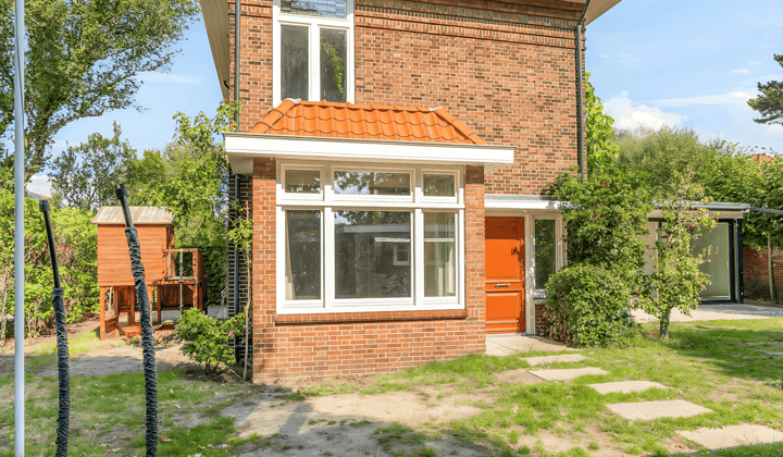 Huis · 230 m² · €4950,-