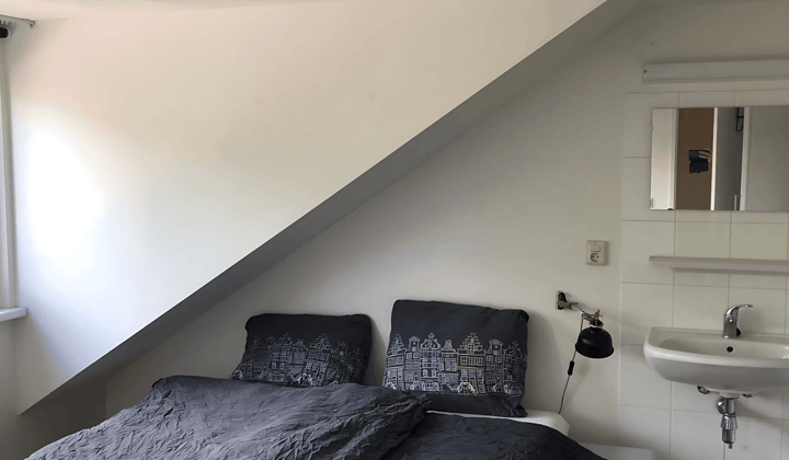 Kamer · 20 m² · €895,-