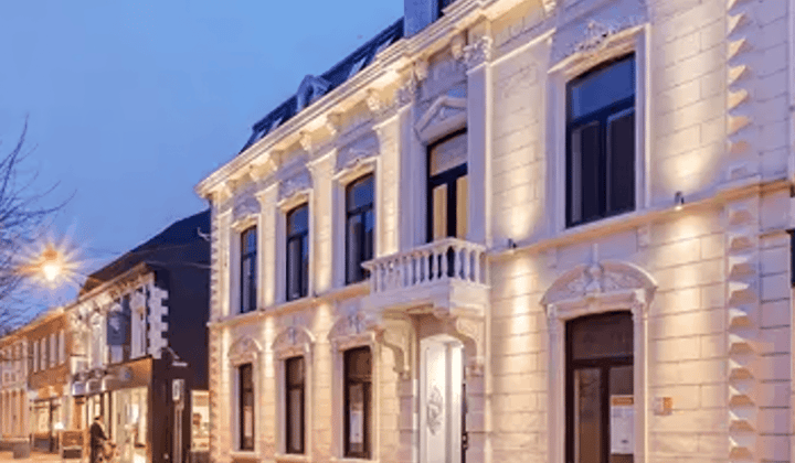Appartement met authentieke details in monumentaal pand