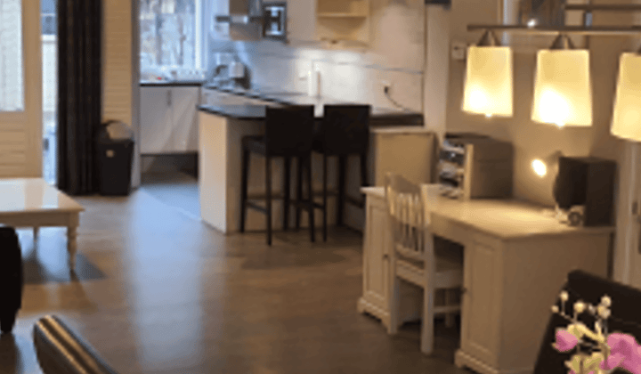 Huis · 180 m² · €2700,-