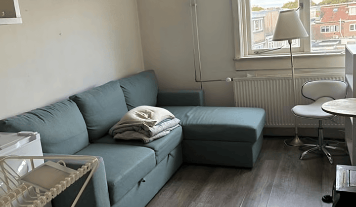Gestoffeerde studentenkamer met balkon en inclusief servicekosten
