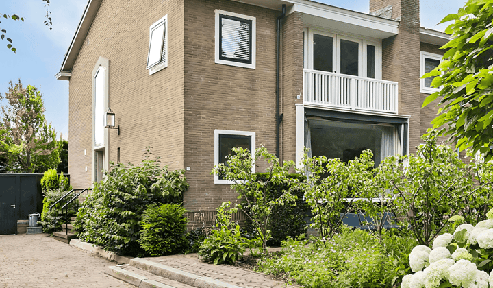 Huis · 159 m² · €2750,-
