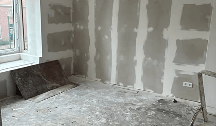 Huis · €850,-