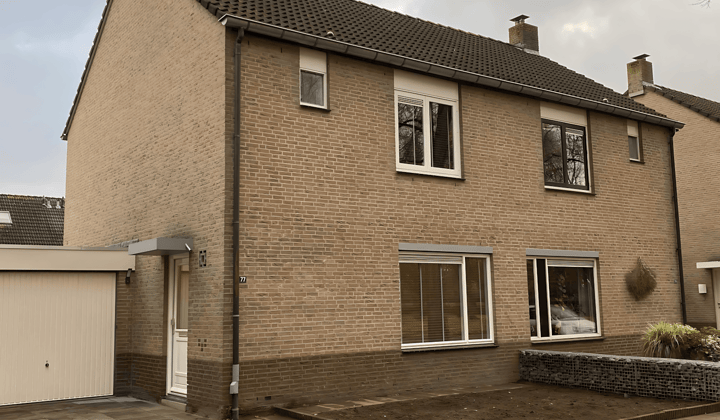 Huis · 110 m² · €2250,-