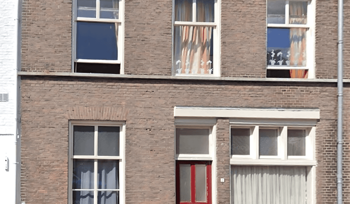 Studio met eigen douche en gedeelde wasmachine