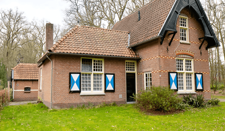 Huis · 119 m² · €800,-