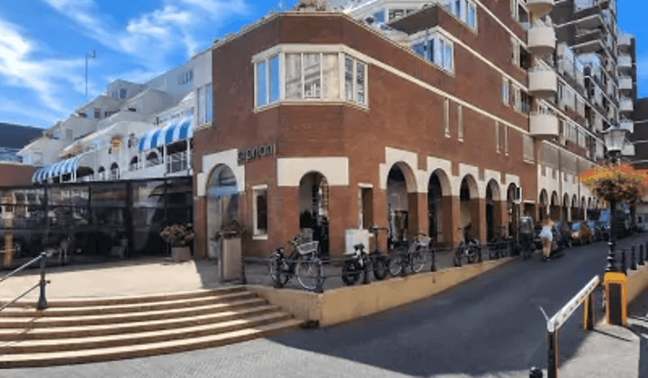 Bedrijfsruimte · 103 m² · €2700,-
