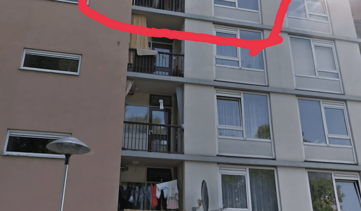 Appartement met 4 slaapkamers en balkon, parkeergelegenheid inbegrepen