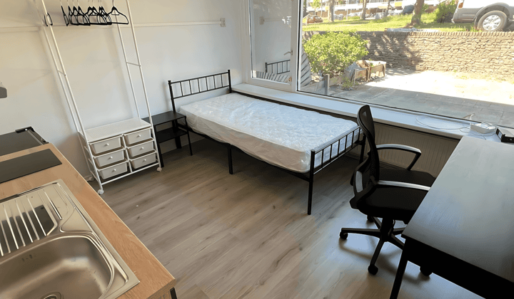 Kamer · 94 m² · €590,-