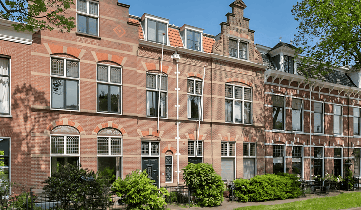 Huis · 248 m² · €3250,-