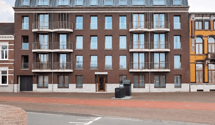 Appartement · 150 m² · €2400,-