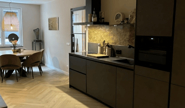 Huis · 120 m² · €1550,-