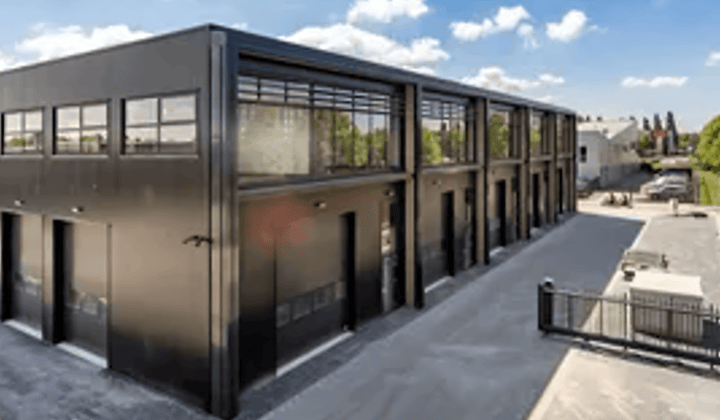 Bedrijfsruimte · 198 m² · €299,-