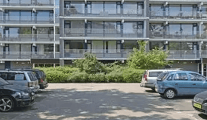Kamer · 55 m² · €1500,-