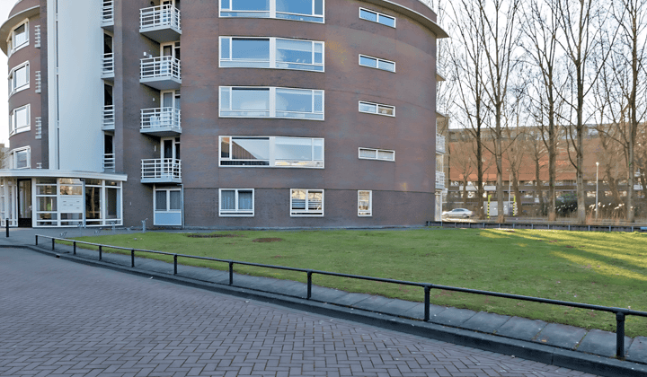 Appartement · 95 m² · €1295,-