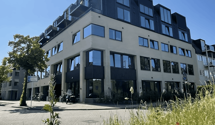 Studio · 27 m² · €933,-