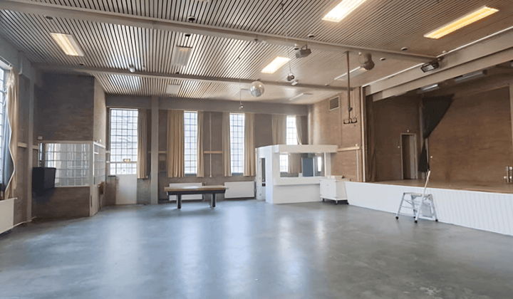 Bedrijfsruimte · 427 m² · €2574,-