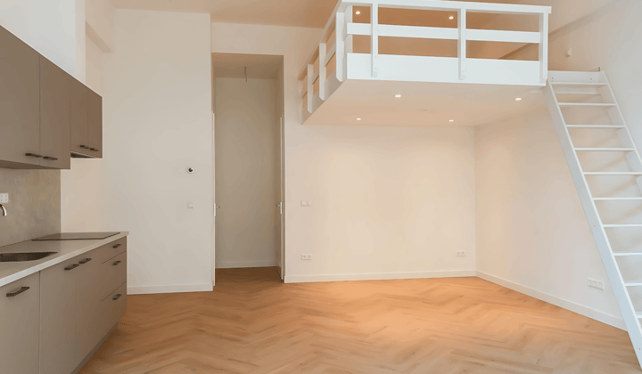 Studio · 42 m² · €1097,-