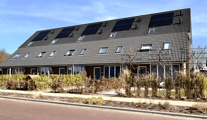 Huis · 97 m² · €933,-