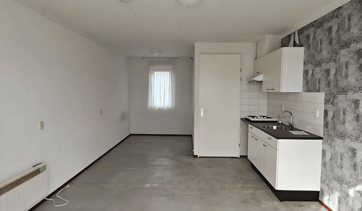 Studio · 28 m² · €300,-