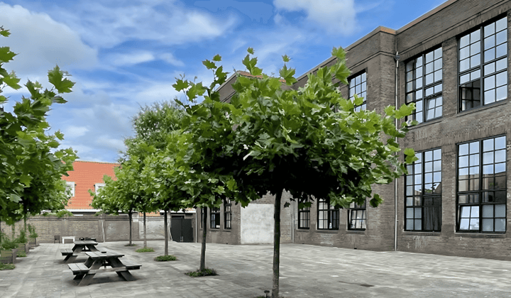 Studio · 40 m² · €1049,-