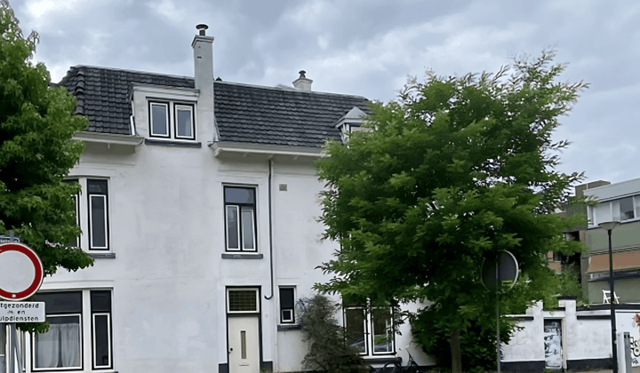 Huis · 120 m² · €3100,-