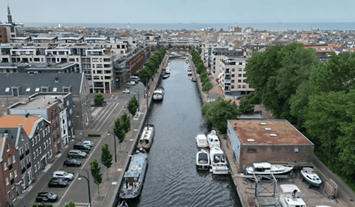 Huis · 200 m² · €3800,-