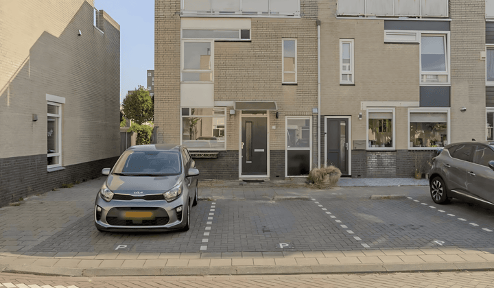 Huis · 134 m² · €3300,-